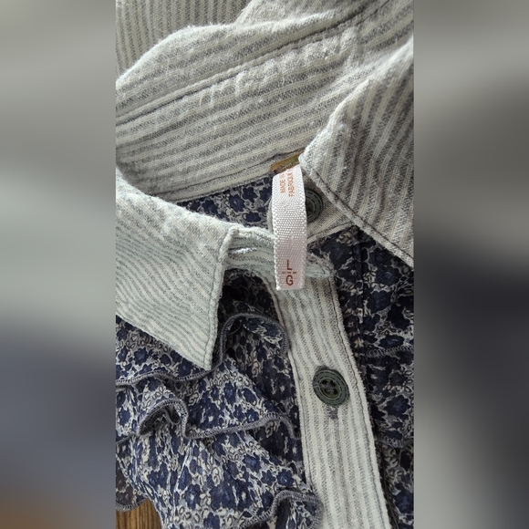FREE PEOPLE Ruffled Button Up Large - Picture 13 of 13
